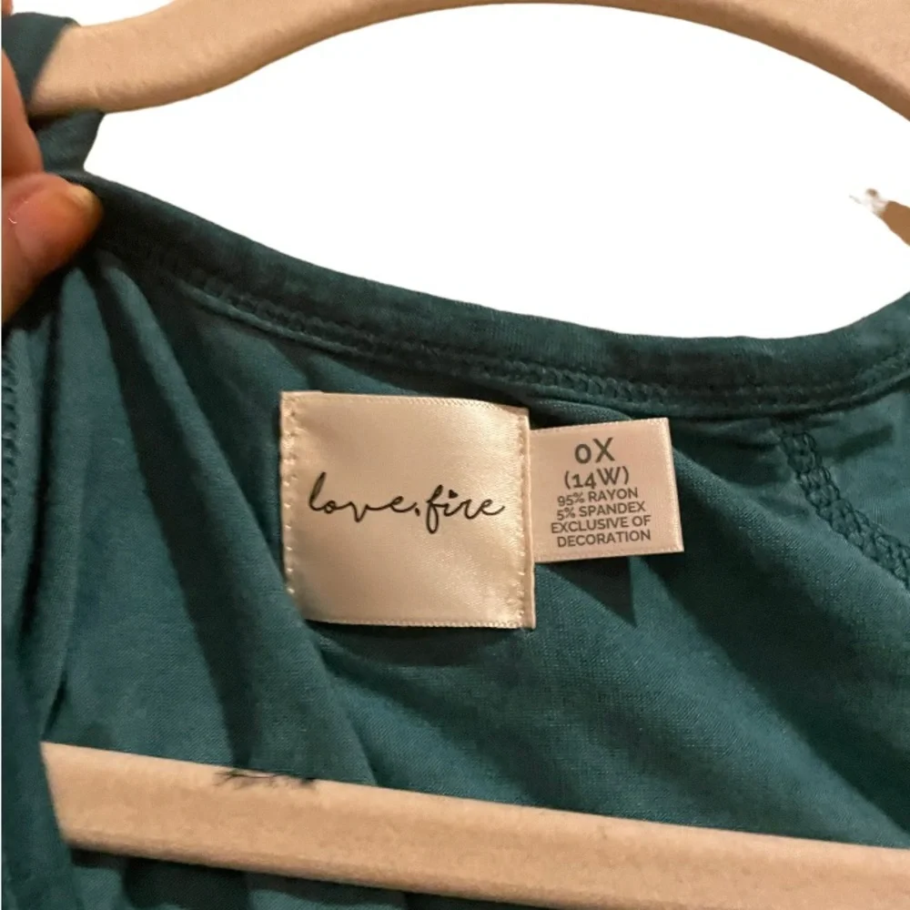 Love fire Crochet Cold Shoulder Acid washed Plus size top - Picture 6 of 7